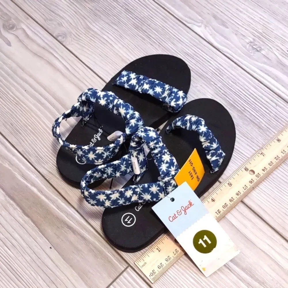 (19-0712) Cat & Jack Blue MIA  Siz 11